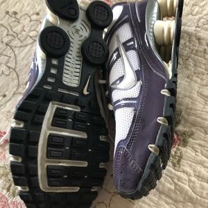 Ladies Nike Shocks  7.5